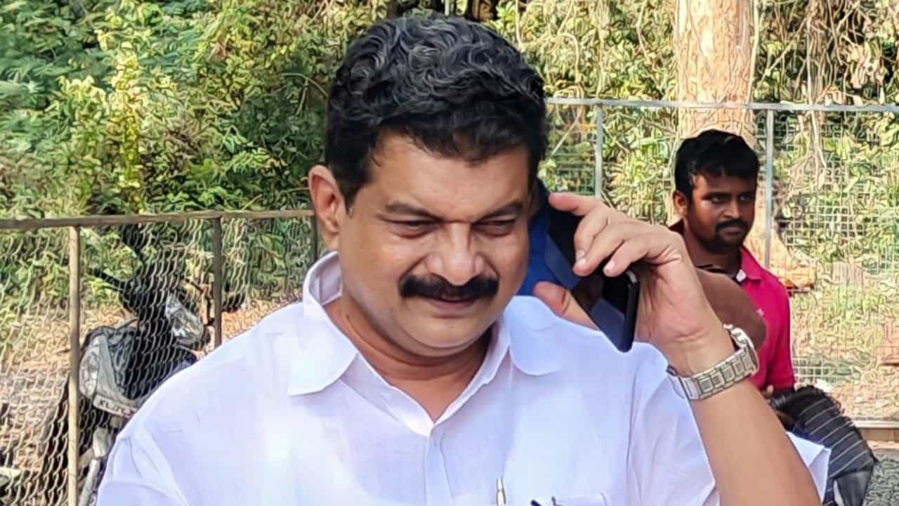 PV Anvar : കേരളം നേരിടുന്ന ഏറ്റവും വലിയ പ്രശ്നം വന്യജീവി ആക്രമണമാണെന്ന് ദീദിയോട് പറഞ്ഞു; രാജിയ്ക്കുള്ള കാരണമറിയിച്ച് പിവി അൻവർ PV Anvar : കേരളം നേരിടുന്ന ഏറ്റവും വലിയ പ്രശ്നം വന്യജീവി ആക്രമണമാണെന്ന് ദീദിയോട് പറഞ്ഞു; രാജിയ്ക്കുള്ള കാരണമറിയിച്ച് പിവി അൻവർ
