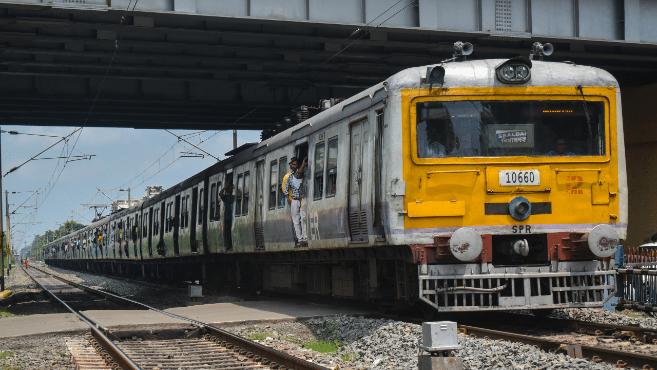 Railway Apprentice Vacancies: റെയിൽവേയിൽ 4,232 അപ്രന്റീസ് ഒഴിവുകൾ; പത്താം ക്ലാസ് യോഗ്യത, എഴുത്ത് പരീക്ഷയില്ല, അപേക്ഷിക്കേണ്ടതി