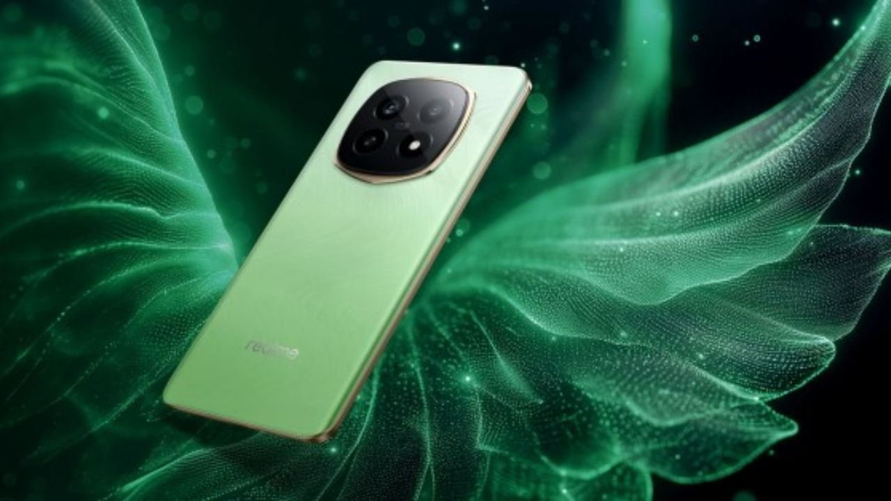 6 ജിബി+ 128ജിബി ആണ് ബേസ് വേരിയൻ്റ്. കോമറ്റ് ഗ്രേ, നെബുല പിങ്ക് നിറങ്ങളിൽ ഫോൺ ലഭ്യമാവും. 8 ജിബി റാം വേരിയൻ്റിൽ 128 ജിബി, 256 ജിബി ഓപ്ഷനുകൾ ലഭിക്കും. ടോപ്പ് വേരിയൻ്റ് രണ്ട് നിറങ്ങളിലും 8 ജിബി+ 128 ജിബി വേരിയൻ്റ് മൂന്ന് നിറങ്ങളിലുമാവും മാർക്കറ്റിൽ പുറത്തിറങ്ങുക. എപ്പോഴാണ് പുറത്തിറങ്ങുകയെന്ന് വ്യക്തമല്ല. (Image Courtesy - Social Media)