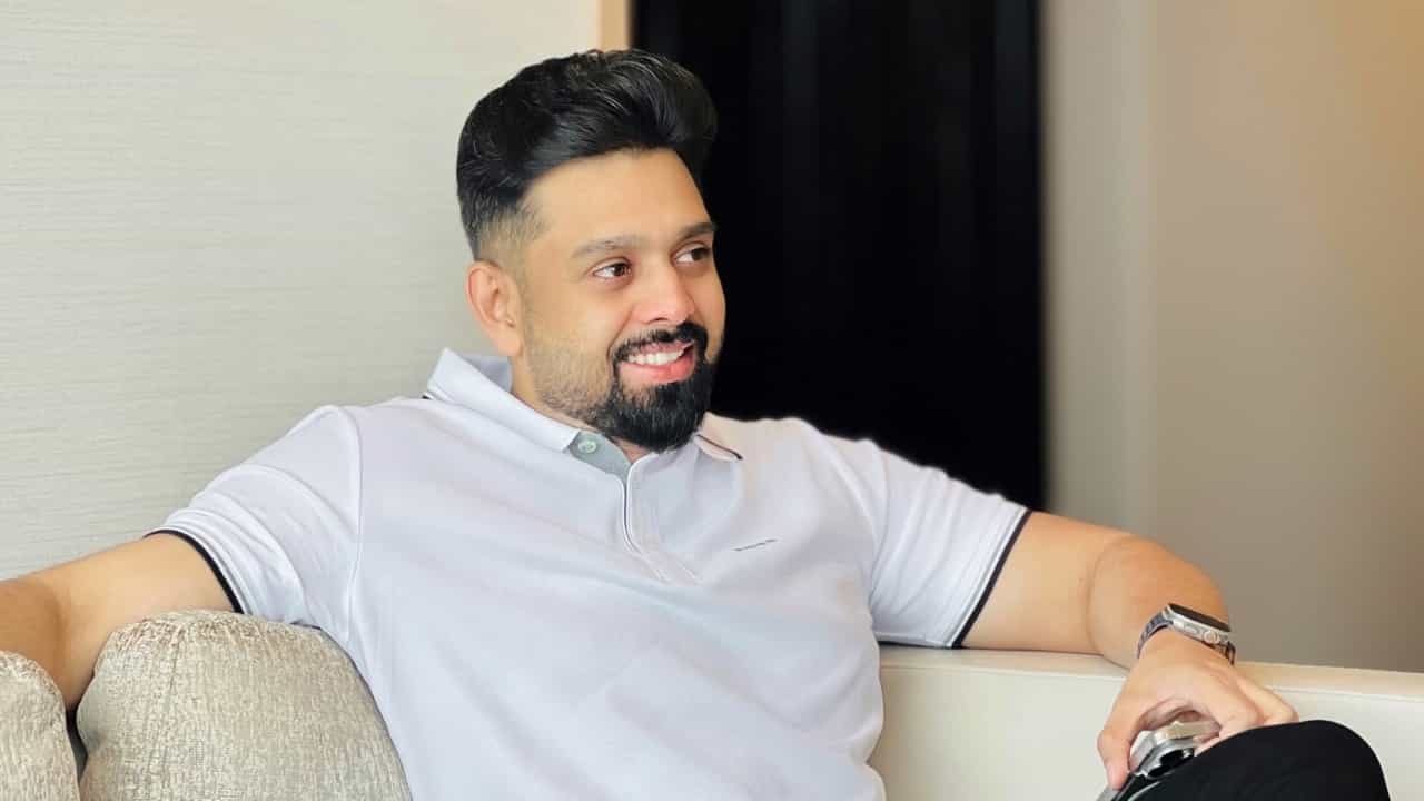 Shareef Muhammed Marco: കഥ സിനിമയാക്കാൻ എൻ്റെ ഓഫീസിലേക്ക് വരാം; ഇഷ്ടപ്പെട്ടാൽ സിനിമ ചെയ്യും: മാർക്കോ നിർമ്മാതാവ് ഷരീഫ് മുഹമ്മദ് Shareef Muhammed Marco: കഥ സിനിമയാക്കാൻ എൻ്റെ ഓഫീസിലേക്ക് വരാം; ഇഷ്ടപ്പെട്ടാൽ സിനിമ ചെയ്യും: മാർക്കോ നിർമ്മാതാവ് ഷരീഫ് മുഹമ്മദ്