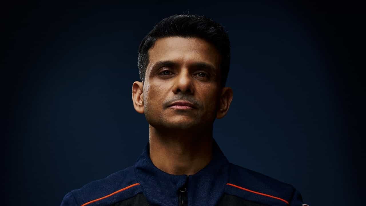 Shubhanshu Shukla : അന്താരാഷ്ട്ര ബഹിരാകാശ നിലയത്തില്‍ ഇനി ഇന്ത്യയുടെ പാദസ്പര്‍ശവും; ചരിത്രനേട്ടത്തിലേക്ക് വ്യോമസേനയിലെ ഈ ഗ്രൂപ്പ് ക്യാപ്റ്റന്‍; ആരാണ് ശുഭാന്‍ഷു ശുക്ല ?