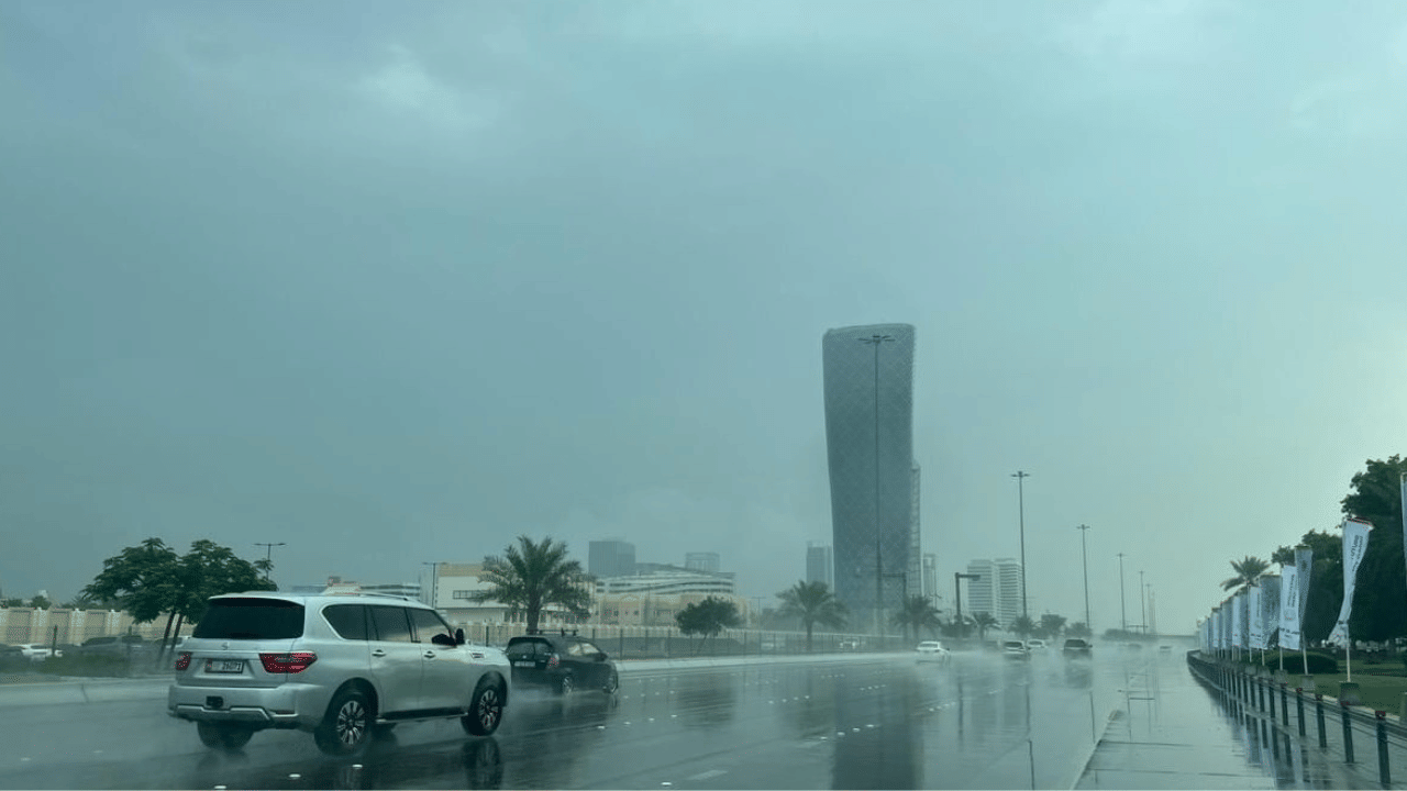 UAE weather: യുഎഇ കാലാവസ്ഥ: ശൈത്യത്തിനിടയിലും ദുബായ്, അബുദാബി, ഷാർജ എന്നിവിടങ്ങളിൽ നേരിയ മഴ UAE weather: യുഎഇ കാലാവസ്ഥ: ശൈത്യത്തിനിടയിലും ദുബായ്, അബുദാബി, ഷാർജ എന്നിവിടങ്ങളിൽ നേരിയ മഴ