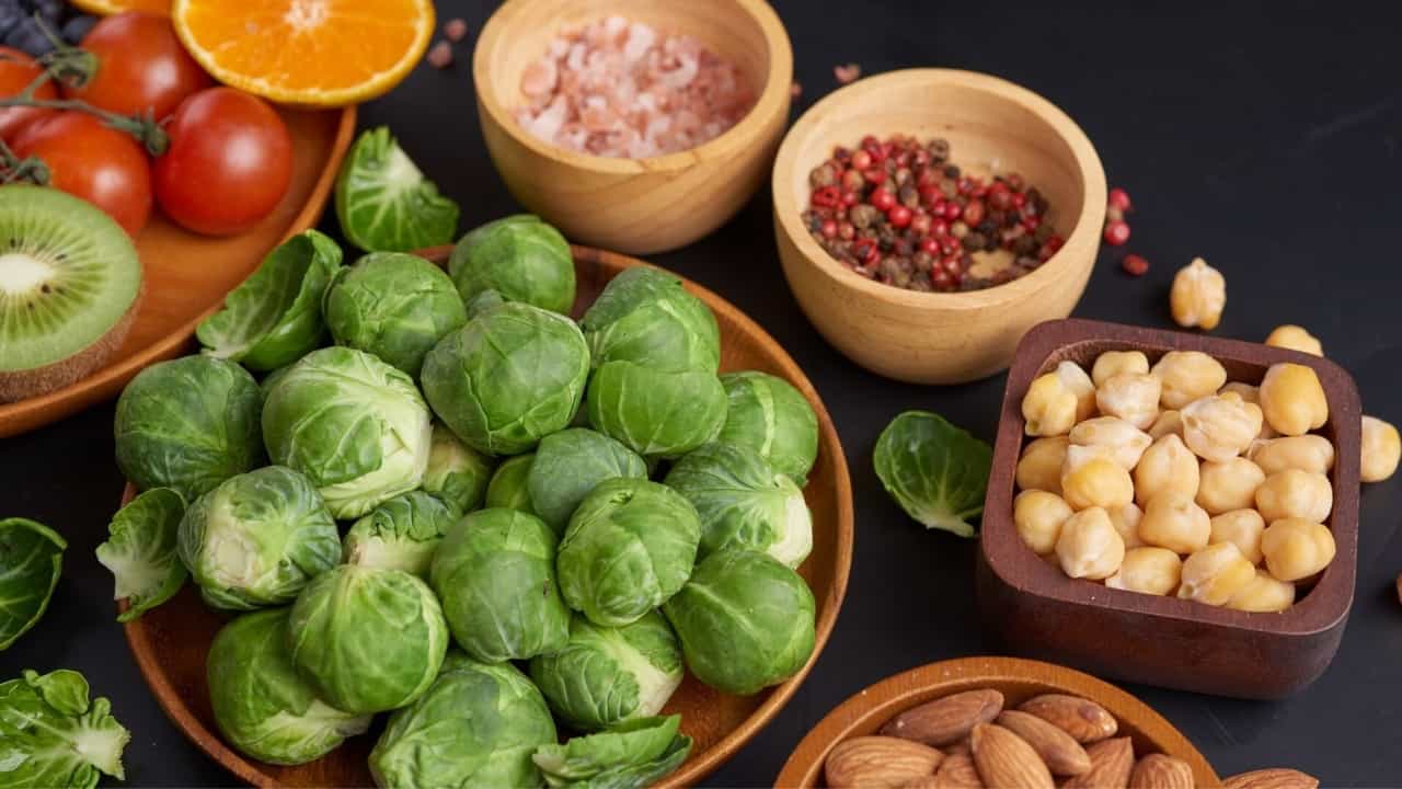 Vitamin A Rich Foods: കണ്ണുകളുടെ ആരോഗ്യത്തിന് ഡയറ്റിൽ വേണ്ടത് വിറ്റാമിൻ എ അടങ്ങിയ ഭക്ഷണങ്ങൾ; ഇവ പതിവാക്കൂ Vitamin A Rich Foods: കണ്ണുകളുടെ ആരോഗ്യത്തിന് ഡയറ്റിൽ വേണ്ടത് വിറ്റാമിൻ എ അടങ്ങിയ ഭക്ഷണങ്ങൾ; ഇവ പതിവാക്കൂ