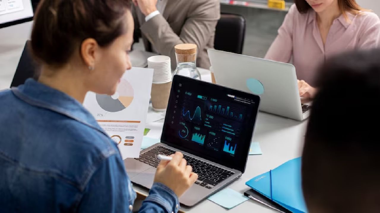 Best UAE Jobs 2025: 2025-ൽ ഗൾഫിൽ ഏറ്റവും കൂടുതൽ ശമ്പളം വാങ്ങാൻ പറ്റുക ഈ മേഖലകളിൽ Best UAE Jobs 2025: 2025-ൽ ഗൾഫിൽ ഏറ്റവും കൂടുതൽ ശമ്പളം വാങ്ങാൻ പറ്റുക ഈ മേഖലകളിൽ