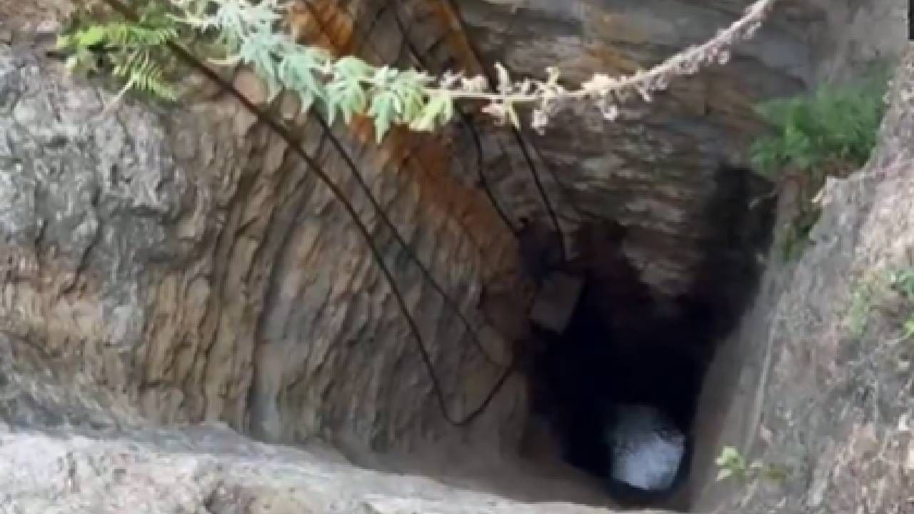 Workers Stuck in Coal Mine: അസമിൽ കല്ക്കരി ഖനിയില് വെള്ളംകയറി; നിരവധി തൊഴിലാളികള് കുടുങ്ങി; രക്ഷാപ്രവർത്തനം പുരോഗമിക്കുന്നു Workers Stuck in Coal Mine: അസമിൽ കല്ക്കരി ഖനിയില് വെള്ളംകയറി; നിരവധി തൊഴിലാളികള് കുടുങ്ങി; രക്ഷാപ്രവർത്തനം പുരോഗമിക്കുന്നു