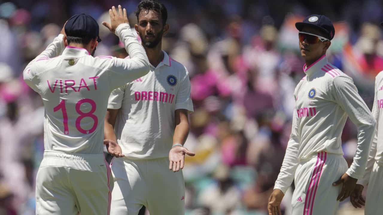 India vs Australia : എല്ലാം പെട്ടെന്നായിരുന്നു ! സിഡ്നി ടെസ്റ്റ് വിധിയെഴുതി; ബിജിടി ട്രോഫി കൈവിട്ട് ഇന്ത്യ, ഒപ്പം ഡബ്ല്യുടിസി യോഗ്യതയും India vs Australia : എല്ലാം പെട്ടെന്നായിരുന്നു ! സിഡ്നി ടെസ്റ്റ് വിധിയെഴുതി; ബിജിടി ട്രോഫി കൈവിട്ട് ഇന്ത്യ, ഒപ്പം ഡബ്ല്യുടിസി യോഗ്യതയും