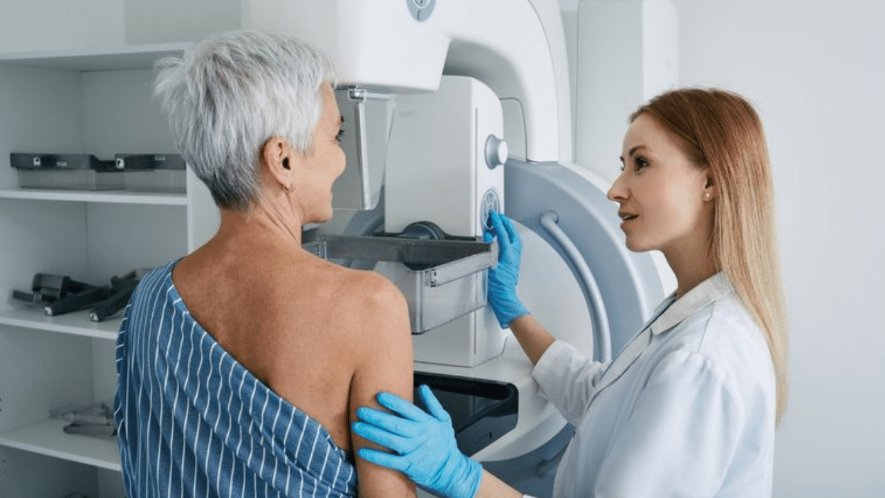 AI Breast Cancer Diagnosis: സ്തനാർബുദം കണ്ടെത്താൻ ഇനി എഐ; ഏറ്റവും വലിയ പരീക്ഷണത്തിനൊരുങ്ങി യുകെ AI Breast Cancer Diagnosis: സ്തനാർബുദം കണ്ടെത്താൻ ഇനി എഐ; ഏറ്റവും വലിയ പരീക്ഷണത്തിനൊരുങ്ങി യുകെ