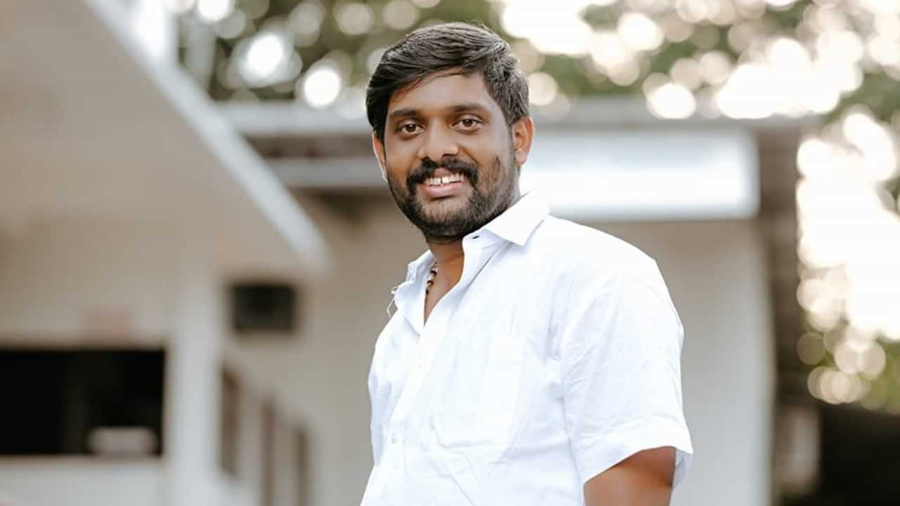 Ananthu Krishnan : പാതിവില തട്ടിപ്പിലൂടെ അനന്തുകൃഷ്ണന് കൊണ്ടുപോയത് 800 കോടി; 21 അക്കൗണ്ടുകൾ മരവിപ്പിച്ചു; തെളിവെടുപ്പ് ഇന്നും തുടരും Ananthu Krishnan : പാതിവില തട്ടിപ്പിലൂടെ അനന്തുകൃഷ്ണന് കൊണ്ടുപോയത് 800 കോടി; 21 അക്കൗണ്ടുകൾ മരവിപ്പിച്ചു; തെളിവെടുപ്പ് ഇന്നും തുടരും