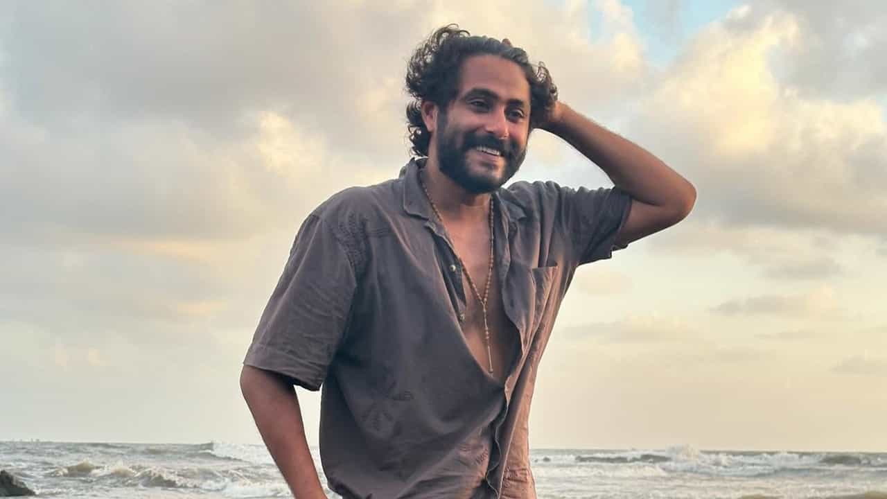Antony Varghese Pepe : വൈദികനാകാന്‍ മൈസൂരിലേക്ക് പോയി, ആ ഒറ്റ കാരണത്താല്‍ തിരിച്ചുപോന്നു; അച്ഛന്‍ പട്ടത്തിന് പോയ കഥ വെളിപ്പെടുത്തി പെപ്പെ