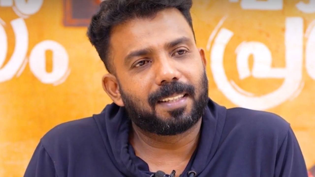 Actor Azees Nedumangad: നാലും മൂന്നും ഏഴ് പടമേ ആയുള്ളൂ തള്ള് കേട്ടാൽ തോന്നും: അസീസ് നെടുമങ്ങാടിൻ്റെ വീഡിയോയിൽ തെറിവിളി