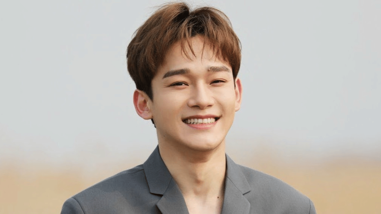 കൊറിയൻ സംഗീത ബാൻഡായ എക്സോയിലെ ചെൻ കെ-പോപ്പിലെ എക്കാലത്തെയും മികച്ച ഗായകന്മാരിൽ ഒരാളാണ്. സംഗീത ലോകത്തേക്ക് ഒരുപാട് ഹിറ്റുകൾ സമ്മാനിച്ച താരം ഇപ്പോൾ 'ബി ദ നെക്സ്റ്റ്: 9 ഡ്രീമേഴ്‌സ്' എന്ന സംഗീത പരിപാടിയിലെ വിധികർത്താവ് കൂടിയാണ്. (Image Credits: X)