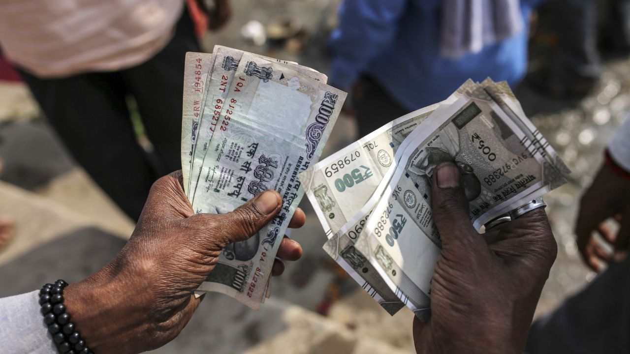 പ്രതിമാസം 1,000 രൂപയാണ് നിങ്ങള്‍ ആര്‍ഡിയില്‍ നിക്ഷേപിക്കുന്നതെങ്കില്‍ അഞ്ച് വര്‍ഷത്തിനുള്ളില്‍ നിങ്ങള്‍ നിക്ഷേപിക്കുന്ന തുക ആകെ 60,000 രൂപയായിരിക്കും. (Image Credits: Getty Images)