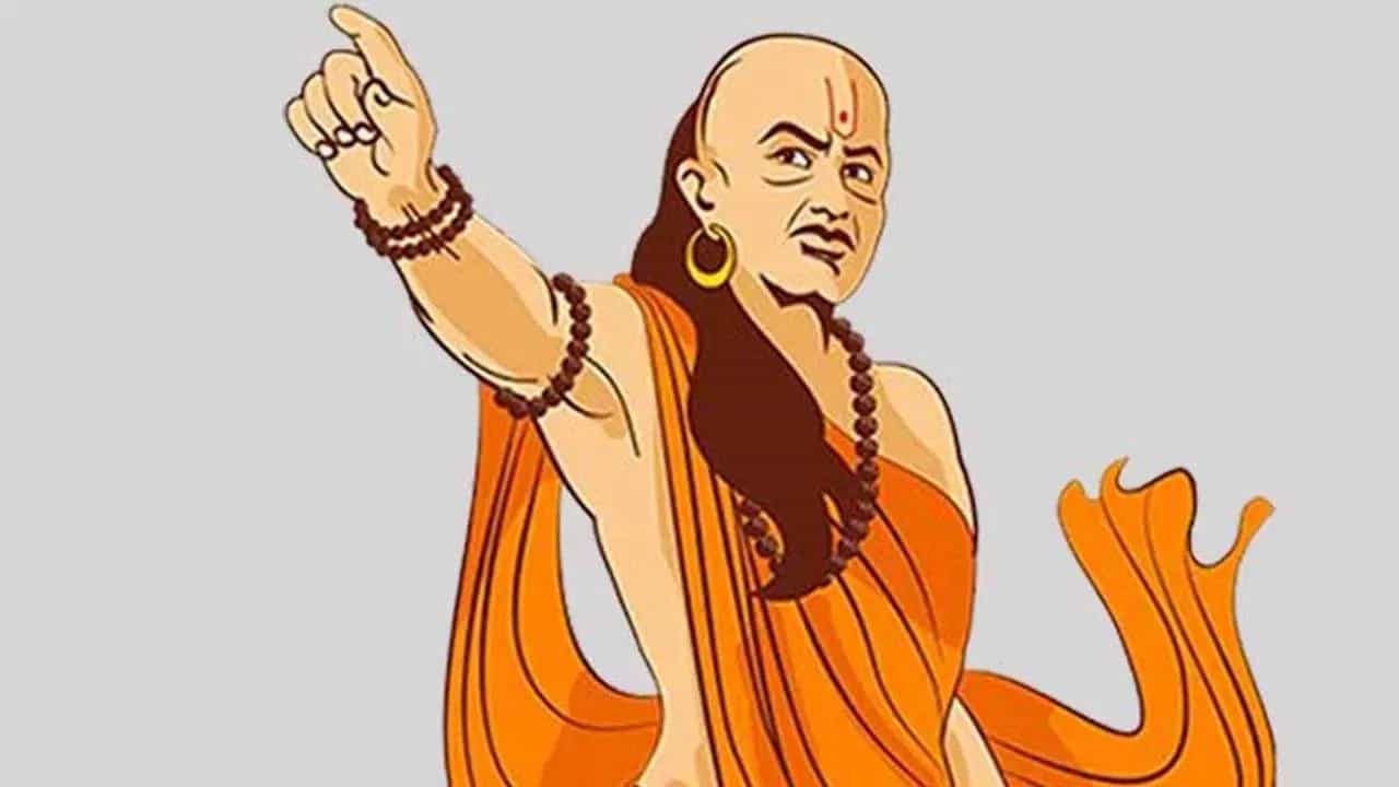 Chanakya Niti Tips: നിങ്ങൾക്ക് സമ്പന്നരാകണമെന്നുണ്ടെങ്കിൽ, ആദ്യം ഇത്തരം സ്ഥലങ്ങളിൽ നിന്നും പുറത്ത് വരൂ