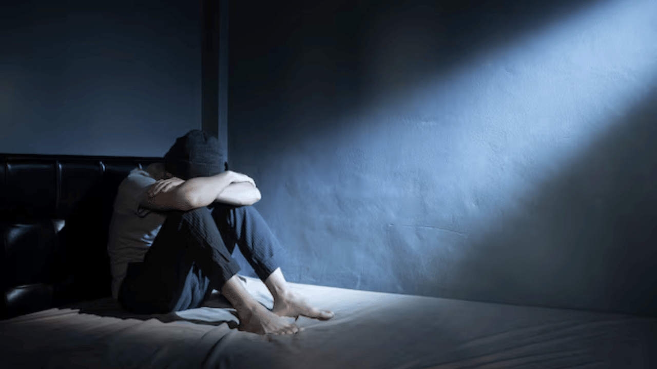 Headmaster Beat Student: അസംബ്ലിക്കിടെ കാലുകൊണ്ട് ചരല്‍ നീക്കി; കാസർകോട് അധ്യാപകന്റെ ക്രൂരമർദനത്തിൽ വിദ്യാർത്ഥിയുടെ കർണപടം തകർന്നു