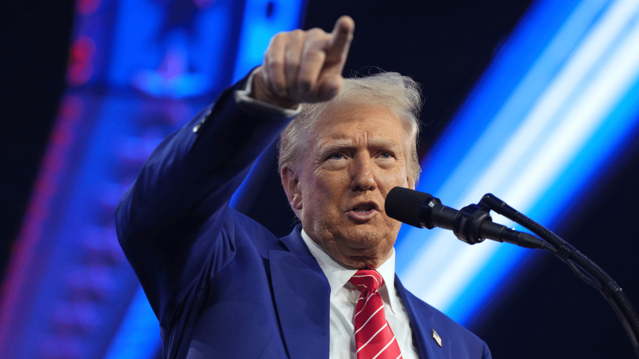 Donald Trump: പ്രതിഭകള്‍ യുഎസില്‍ പഠിച്ച് ഇന്ത്യയില്‍ ബിസിനസ് ചെയ്ത് കോടീശ്വരന്മാരാകുന്നു; ഗോള്‍ഡ് കാര്‍ഡ് അവരെ പിടിച്ചുനിര്‍ത്തുമെന്ന് ട്രംപ്