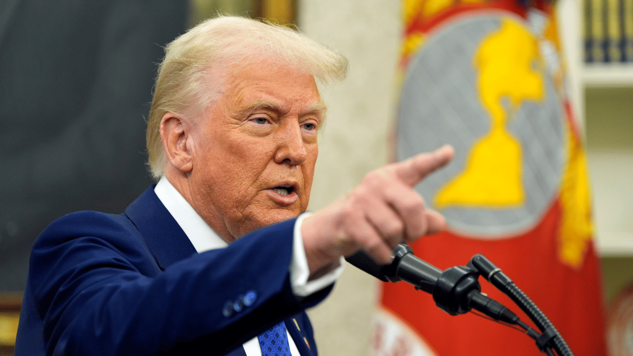 Donald Trump: യുദ്ധം അവസാനിപ്പിക്കാൻ പുടിനും സെലൻസ്കിയും ആഗ്രഹിക്കുന്നു; ഇരുവരുമായും ഫോൺ സംഭാഷണം നടത്തിയെന്ന്  ട്രംപ്