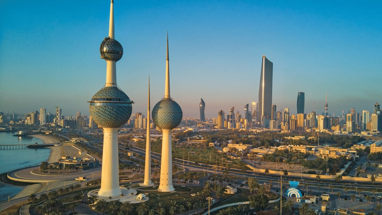 Expatriate Contracts: പ്രവാസികൾക്ക് തിരച്ചടിയോ? കുവൈത്തിൽ ഏപ്രിൽ മുതൽ പൊതുമേഖലയിലെ വിദേശികളുടെ കരാറുകൾ പുതുക്കില്ല