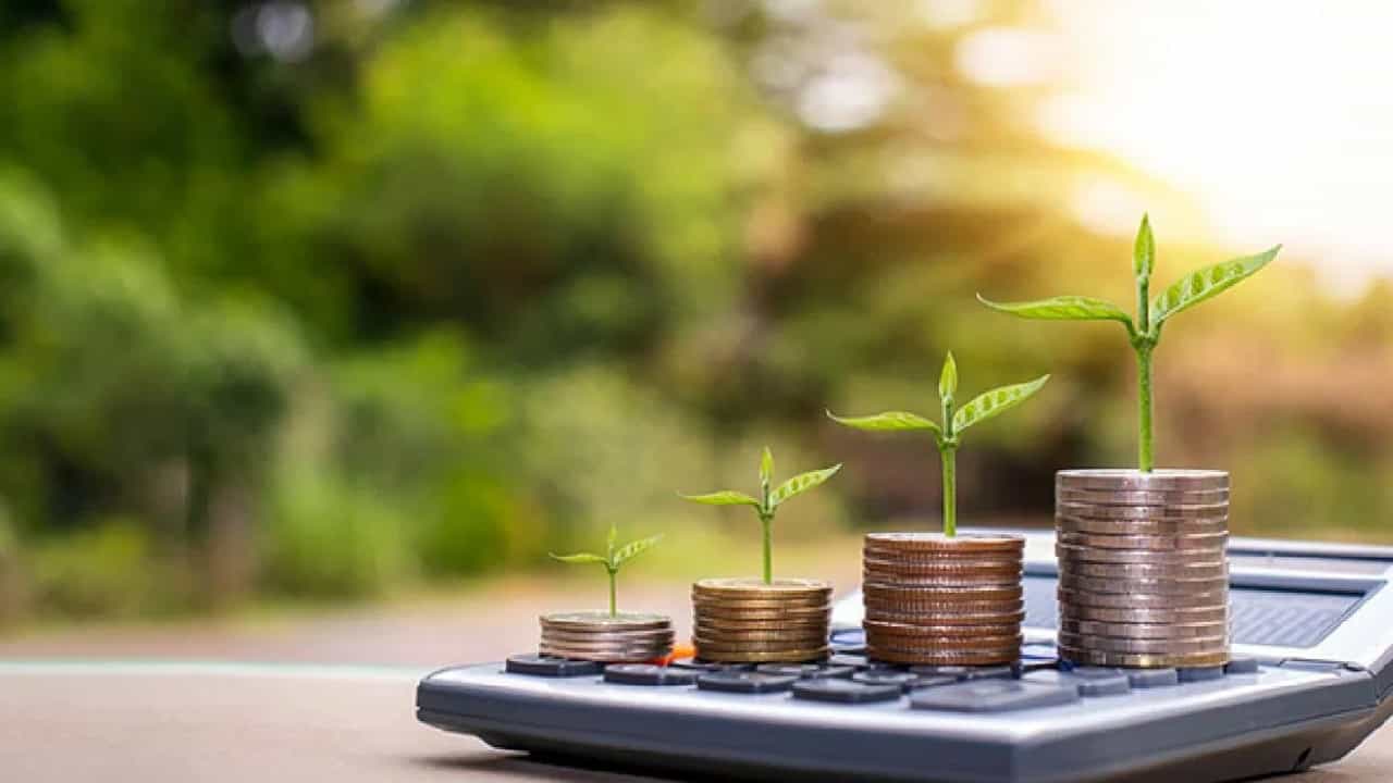 Fixed Deposits: കോടിക്കണക്കിന് ഉപഭോക്താക്കൾക്ക് ഞെട്ടൽ; ഇൻഡസ്ഇൻഡ് ബാങ്ക് എഫ്ഡി പലിശ കുറച്ചു