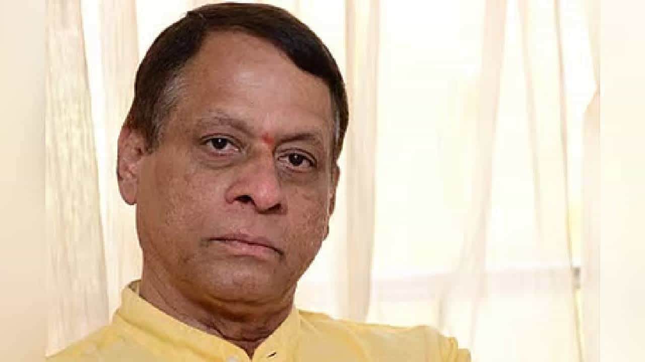 Former Goa MLA Dies: കാർ ഓട്ടോയിൽ തട്ടി: മർദിച്ച് ഓട്ടോറിക്ഷ ഡ്രൈവർ; പിന്നാലെ ഗോവ മുൻ എംഎൽഎ കുഴഞ്ഞുവീണ് മരിച്ചു Former Goa MLA Dies: കാർ ഓട്ടോയിൽ തട്ടി: മർദിച്ച് ഓട്ടോറിക്ഷ ഡ്രൈവർ; പിന്നാലെ ഗോവ മുൻ എംഎൽഎ കുഴഞ്ഞുവീണ് മരിച്ചു