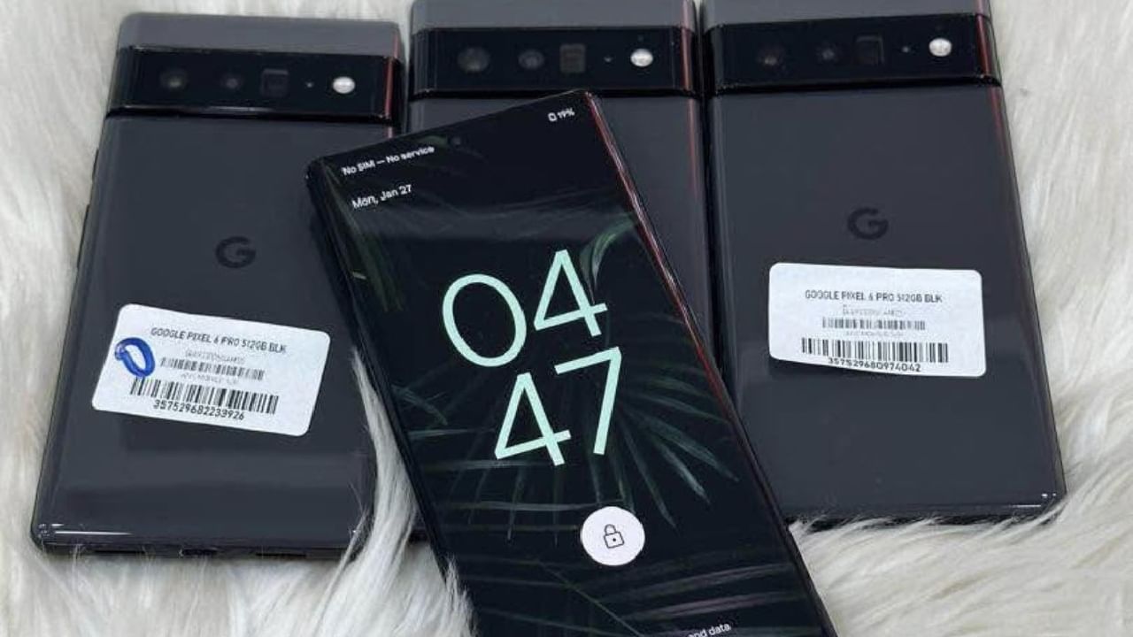 നേരത്തെ പുറത്തുവന്ന റിപ്പോർട്ടുകൾ പ്രകാരം 6.3 ഇഞ്ച് ആക്ച്വ ഡിസ്പ്ലേയാണ് ഫോണിനുണ്ടാവുക. ഗോറില്ല ഗ്ലാസ് 3 പ്രൊട്ടക്ഷനുണ്ടാവും. ഗൂഗിളിൻ്റെ സ്വന്തം ടെൻസർ ജി4 ചിപ്സെറ്റിലാവും ഫോണിൻ്റെ പ്രവർത്തനം. 8 ജിബി റാം + 256 ജിബി മെമ്മറിയും ഐപി68 ഡസ്റ്റ് ആൻഡ് വാട്ടർ റെസിസ്റ്റൻസും ഫോണിൻ്റെ മറ്റ് സവിശേഷതകളാണ്. (Image Courtesy - Social Media)