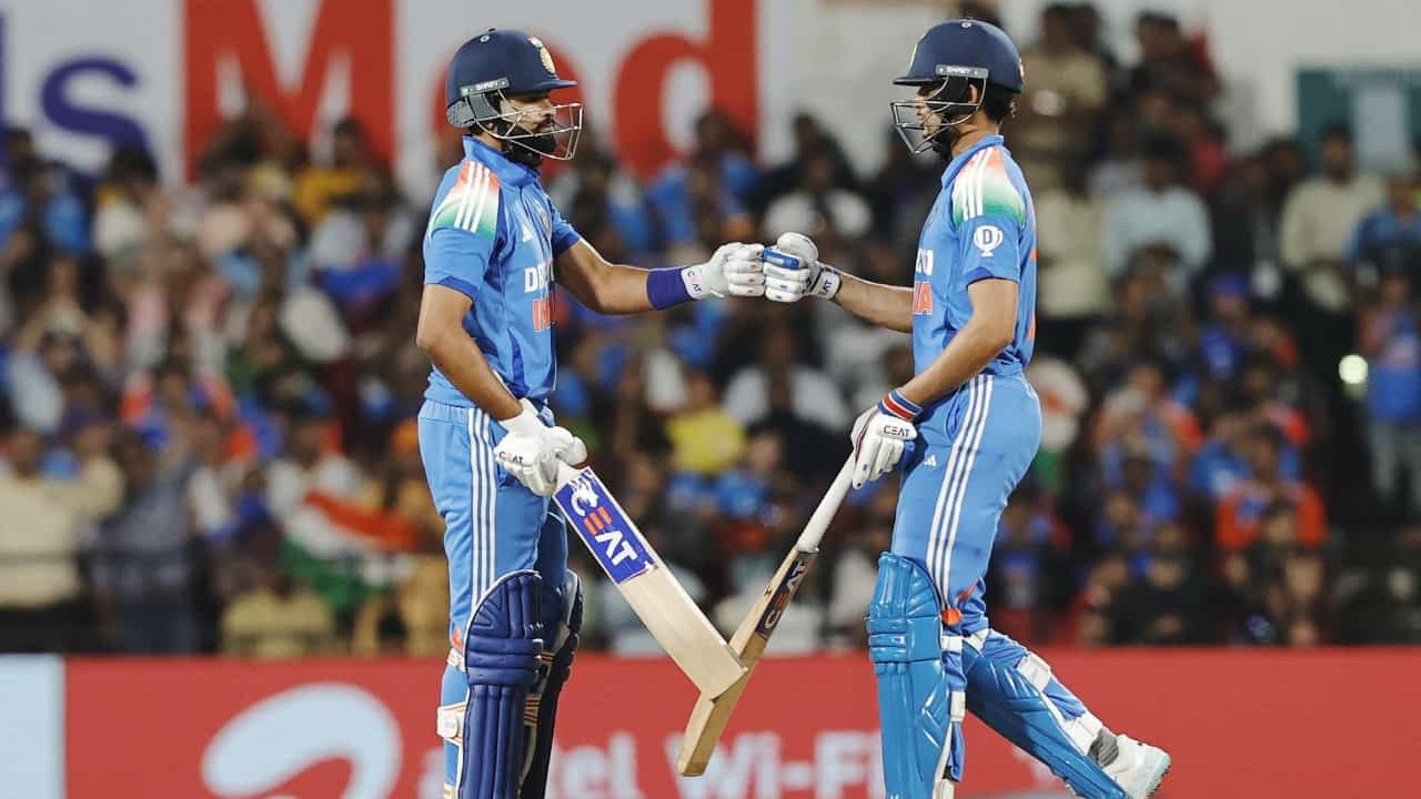 India vs England: ടി20 മൂഡിൽ ശ്രേയാസ് അയ്യർ; ഫിഫ്റ്റിയടിച്ച് ഗില്ലും അക്സറും: ആദ്യ ഏകദിനത്തിൽ ഇംഗ്ലണ്ടിനെ കെട്ടുകെട്ടിച്ച് ഇന്ത്യ