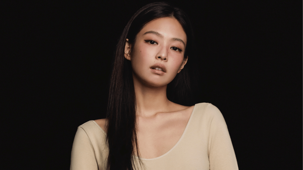 എന്നാൽ, ഡാൻസ് ചലഞ്ചുകൾ ചെയ്യാൻ തന്നെ ആരും ക്ഷണിക്കാറില്ലെന്ന നിരാശ പങ്കുവെച്ചിരിക്കുകയാണ് ബ്ലാക്ക്പിങ്കിലെ ജെന്നി. തന്റെ ആരാധകർ ഡാൻസ് ചലഞ്ചുകൾ ചെയ്യാൻ ആവശ്യപ്പെടാറുണ്ടെന്നും, തനിക്കും ആഗ്രഹം ഉണ്ടെങ്കിലും, ആരും ഇതുവരെ ക്ഷണിച്ചിട്ടില്ലെന്ന് ജെന്നി പറഞ്ഞു. (Image Credits: X)