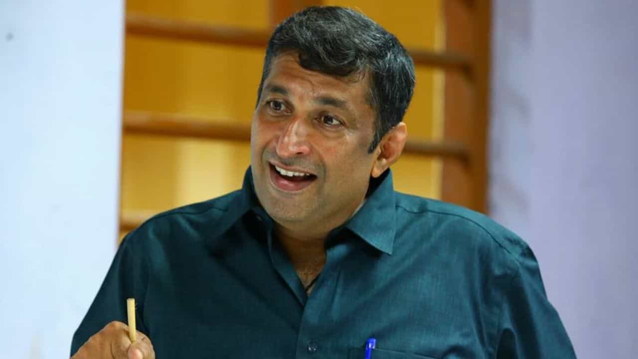 Jayan Cherthala Defamation Case : മോഹൻലാൽ സ്വയം ടിക്കറ്റെടുത്തല്ല വന്നത്, ലഭിച്ചത് അമ്മയുടെ സഹായമല്ല; ജയൻ ചേർത്തലയ്ക്കെതിരെ വക്കീൽ നോട്ടീസ് അയച്ച് നിർമാതാക്കളുടെ സംഘടന