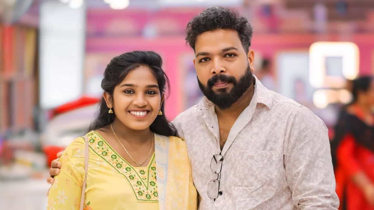KL Bro Biju Rithvik : യുട്യൂബിൻ്റെ ഓഫീസിലേക്ക് പോയത് മുണ്ടുടുത്ത്, ആമിർ ഖാനൊക്കൊ ഉണ്ടായിരുന്നു; 3 മിനിറ്റാണ് അനുവദിച്ചിരുന്നത്, സംസാരിച്ചിറങ്ങിയപ്പോൾ 25 മിനിറ്റായി: കെഎൽ ബ്രോ ബിജു റിത്വിക്