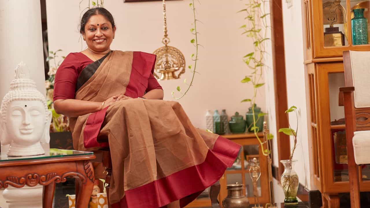 KR Meera : എൻ്റെ സംഭാഷണത്തിലെ ഏതു വാക്കാണ് ലൈംഗികതാപ്രേരകമായത്?; കെആർ മീര