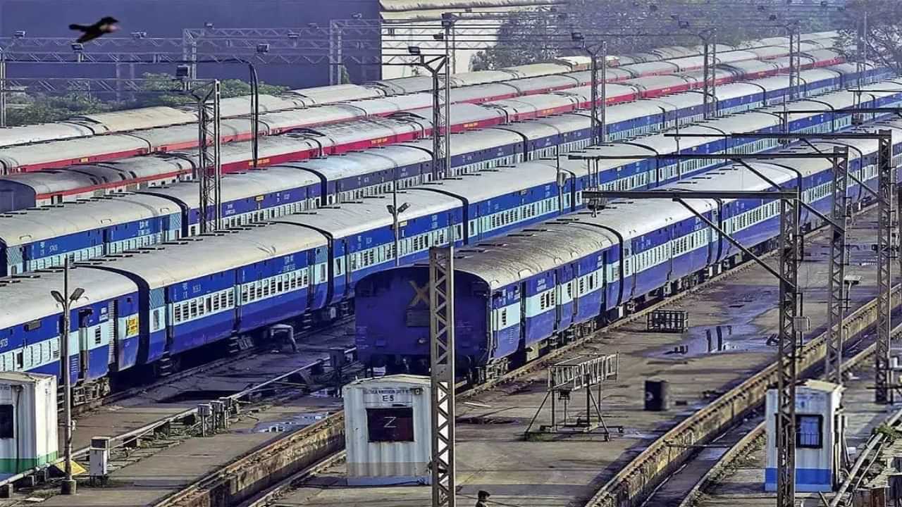 Kerala Train Time Updates: ഡൽഹിയിൽ നിന്നുള്ള ട്രെയിനുകൾ വൈകുന്നു, മണിക്കൂറുകൾ നീണ്ട പിടിച്ചിടൽ