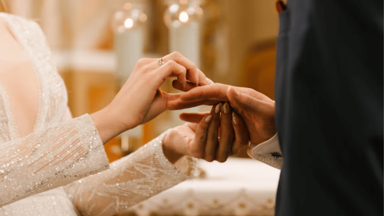 Kuwait Marriage Age: വിവാഹപ്രായം 18 വയസ്സായി ഉയർത്തും; നിർണായക നിയമ ഭേദഗതിയുമായി കുവൈത്ത് Kuwait Marriage Age: വിവാഹപ്രായം 18 വയസ്സായി ഉയർത്തും; നിർണായക നിയമ ഭേദഗതിയുമായി കുവൈത്ത്