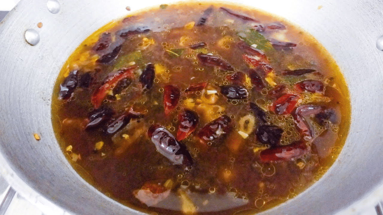 Mulaku Varutha Puli Recipe: പാലക്കാടിന്റെ സ്വന്തം മുളകുവറുത്ത പുളി തയ്യാറാക്കിയാലോ? വെറും അഞ്ച് മിനിറ്റിൽ കറി റെഡി Mulaku Varutha Puli Recipe: പാലക്കാടിന്റെ സ്വന്തം മുളകുവറുത്ത പുളി തയ്യാറാക്കിയാലോ? വെറും അഞ്ച് മിനിറ്റിൽ കറി റെഡി