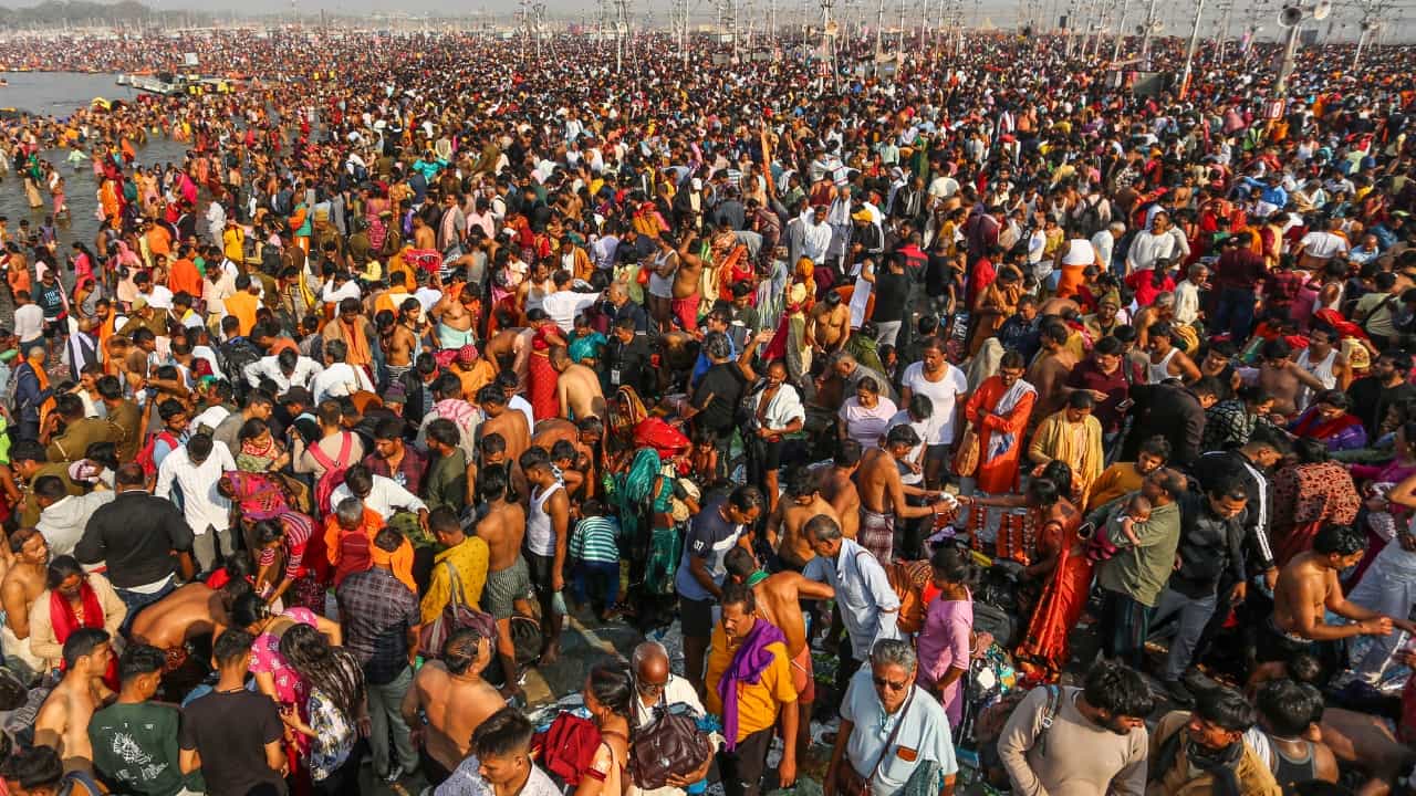 Maha Kumbh 2025:മഹാകുംഭമേളയ്ക്ക് ഇന്ന് സമാപനം; പ്രയാഗ്‌രാജിലേക്ക് ഒഴുകിയെത്തി തീർത്ഥാടകർ; ഇതുവരെ എത്തിയത് 64 കോടി പേർ