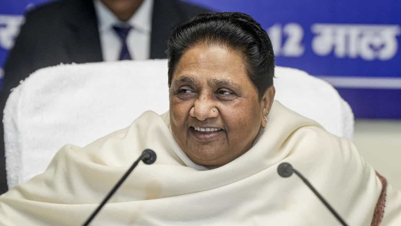 Mayawati : ഡല്‍ഹിയില്‍ കോണ്‍ഗ്രസ് മത്സരിച്ചത് ബിജെപിയുടെ ബി ടീമായി; രാഹുല്‍ ഗാന്ധിക്ക് മറുപടിയുമായി മായാവതി; വാക്‌പോര്‌