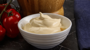 Mayonnaise Hair Mask: ഇത് മിഥ്യയോ സത്യമോ? മുടി വളർച്ചയ്ക്ക് മയോണൈസ്; എങ്ങനെ ഉപയോഗിക്കാം Mayonnaise Hair Mask: ഇത് മിഥ്യയോ സത്യമോ? മുടി വളർച്ചയ്ക്ക് മയോണൈസ്; എങ്ങനെ ഉപയോഗിക്കാം