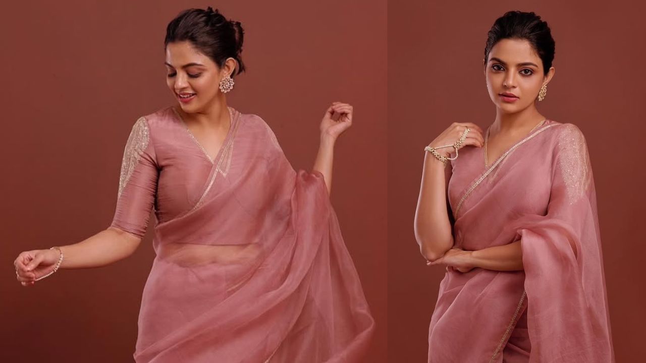 ഇങ്ങനെയെല്ലാം തനിക്ക് സംഭവിക്കാറുണ്ട്. ഒരു പ്രത്യേകതരം ജീവിതമണാല്ലോയെന്ന് തന്റെ മുഖത്ത് നോക്കി ചോദിച്ചാല് അത് കറക്ടാണെന്ന് തനിക്ക് പറയേണ്ടി വരും. ജനറലി ഒരാളുടെ ജീവിതത്തില് സംഭവിക്കുന്നതൊന്നും തന്റെ ജീവിതത്തില് സംഭവിക്കാറില്ലെന്നും നിഖില പറയുന്നു. (Image Credits: Instagram)