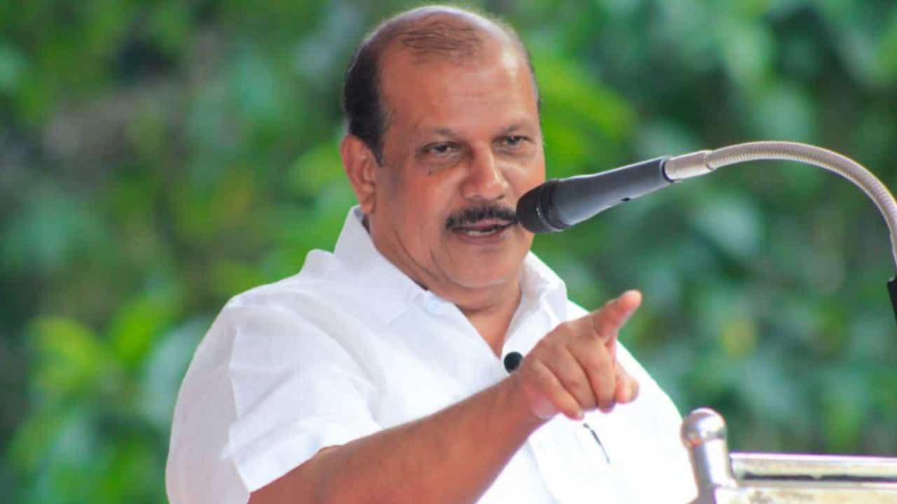 PC George: ട്വിസ്റ്റ്, പിസി ജോർജ്ജ് കോടതിയിലെത്തി കീഴടങ്ങി