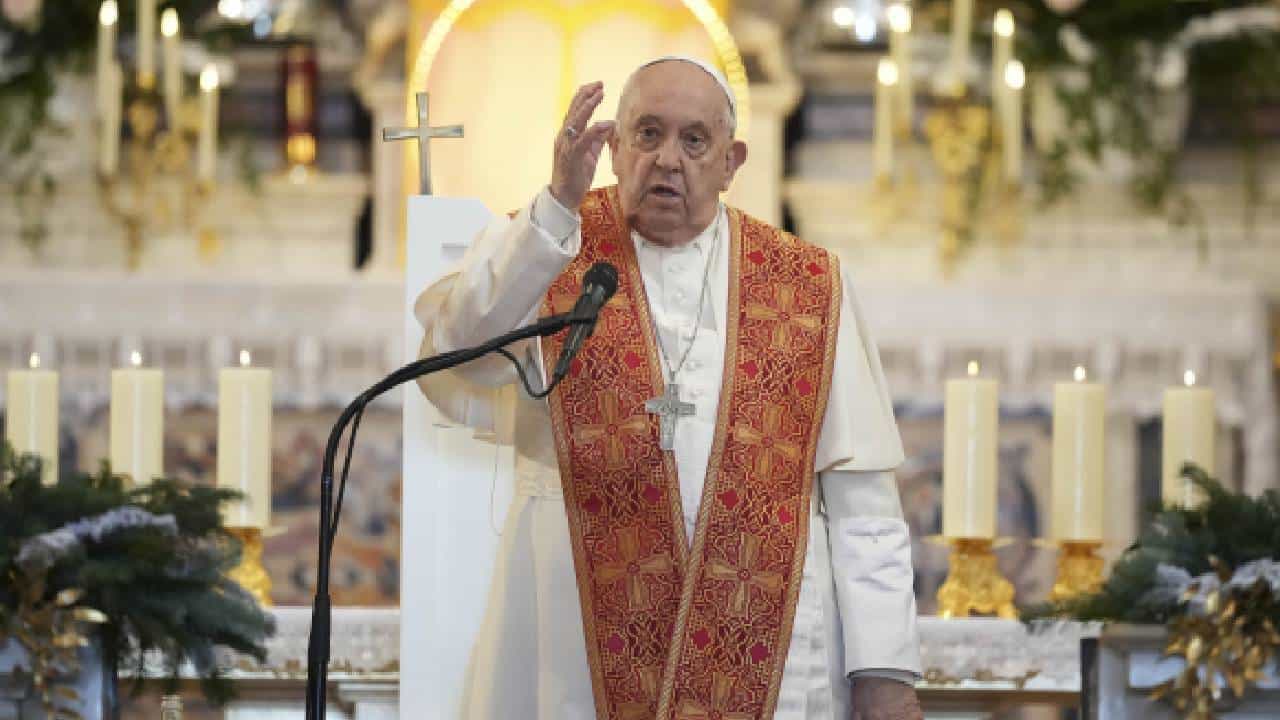 Pope Francis Health: ഫ്രാന്‍സിസ് മാര്‍പാപ്പയുടെ ആരോഗ്യനിലയിൽ നേരിയ പുരോഗതി; 48 മണിക്കൂർ കൂടി നിരീക്ഷണത്തിൽ തുടരും