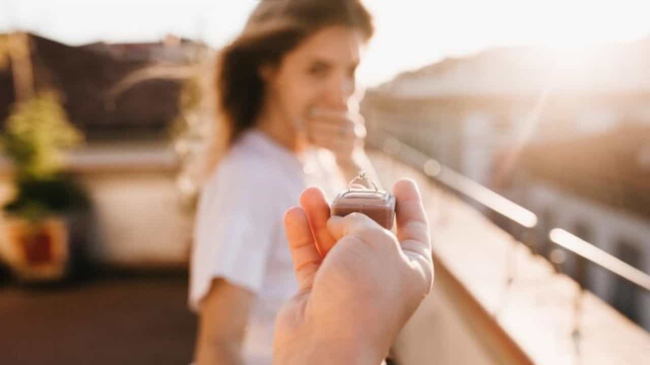 Propose Day 2025: എന്തിനിത്ര മടി! പൂ കൊടുത്തില്ലേ ഇനി പ്രൊപ്പോസ് ചെയ്യാം Propose Day 2025: എന്തിനിത്ര മടി! പൂ കൊടുത്തില്ലേ ഇനി പ്രൊപ്പോസ് ചെയ്യാം