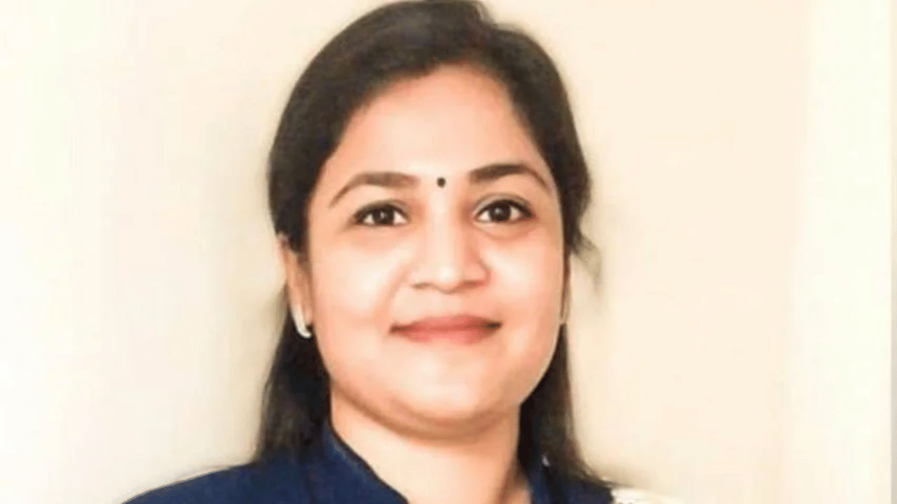 Ranjana Nachiaar: അധികാരം ദുരുപയോഗം ചെയ്ത് ഹിന്ദി അടിച്ചേൽപിക്കാൻ ശ്രമം; നടി രഞ്ജന നാച്ചിയാർ ബിജെപി വിട്ടു; വിജയുടെ ടിവികെയിലേക്കെന്ന് സൂചന