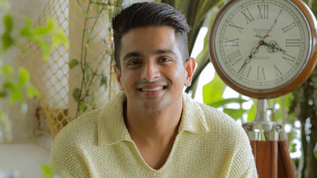 Ranveer Allahbadia: മാന്യതയും ധാര്‍മികതയും പാലിക്കണം, പരിധിവിട്ട പരാമര്‍ശം വേണ്ടാ; അലഹബാദിയക്ക് പോഡ്കാസ്റ്റ് പുനരാരംഭിക്കാമെന്ന് സുപ്രീംകോടതി