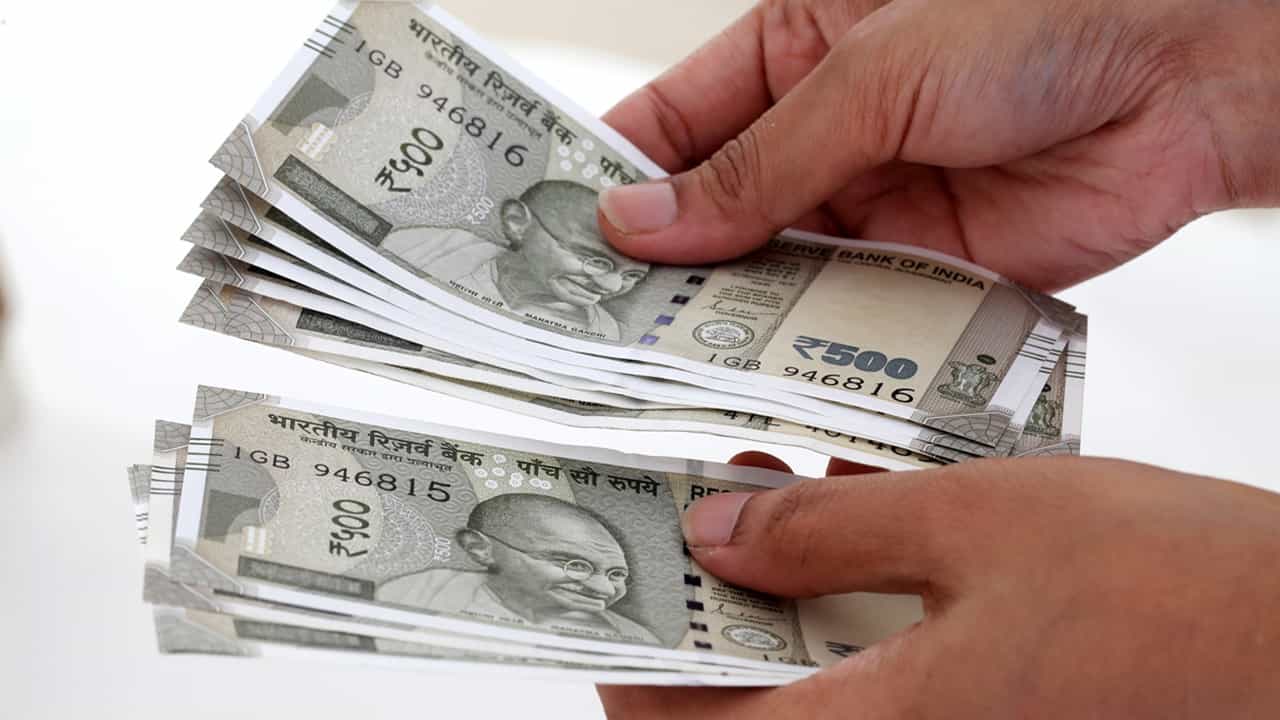 Kerala Budget 2025 : ഇത്രയും ക്ഷേമം മതി ! ക്ഷേമപെന്‍ഷനില്‍ പ്രഖ്യാപനങ്ങളില്ലാതെ സംസ്ഥാന ബജറ്റ്‌; ഭൂനികുതി കൂടും