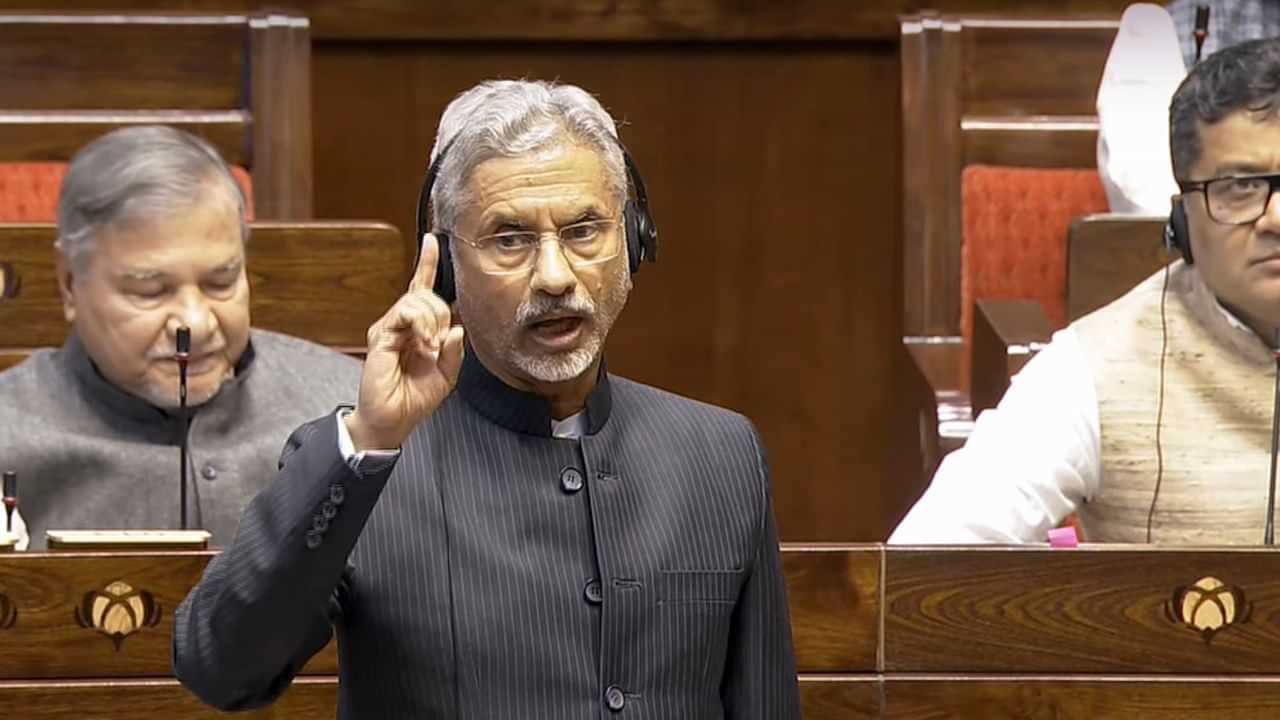 നാടുകടത്തൽ ഇതാദ്യമല്ല; വിലങ്ങിട്ടത് സ്ത്രീകളും കുട്ടികളും ഒഴികെയുള്ളവരെ; വിദേശകാര്യ മന്ത്രി