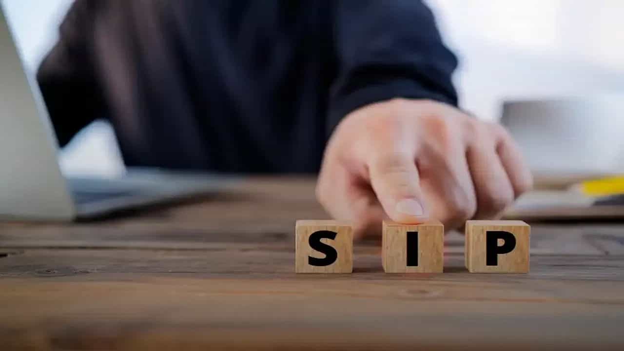 SIP: എസ്‌ഐപിയില്‍ നിക്ഷേപം എത്രയായി? 5 ലക്ഷം 20 ആക്കാന്‍ ഇത്ര വര്‍ഷം മതി