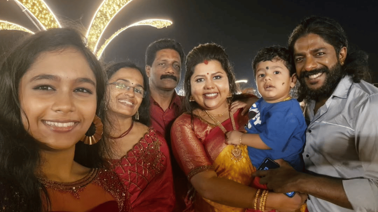 Sneha Sreekumar: കുടുംബം കലക്കികൾക്ക് നശിപ്പിക്കാൻ പറ്റുന്ന അടുപ്പമല്ലിത്; ശിവാനിക്കൊപ്പമുള്ള ചിത്രം പങ്കുവെച്ച് സ്നേഹ ശ്രീകുമാർ, പോസ്റ്റ് ചർച്ചയാകുന്നു