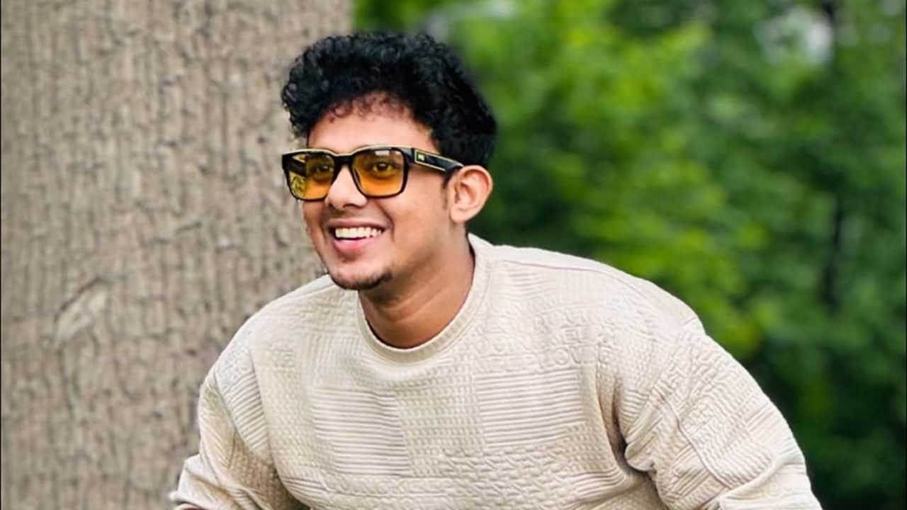 Saafboi : സാക്ഷാല് ഡികോക്കിനെ വീഴ്ത്തിയ മലയാള നടന്; സാഫ്ബോയിയുടെ ക്രിക്കറ്റ് സ്വപ്നങ്ങള്ക്ക് സംഭവിച്ചതെന്ത്? Saafboi : സാക്ഷാല് ഡികോക്കിനെ വീഴ്ത്തിയ മലയാള നടന്; സാഫ്ബോയിയുടെ ക്രിക്കറ്റ് സ്വപ്നങ്ങള്ക്ക് സംഭവിച്ചതെന്ത്?