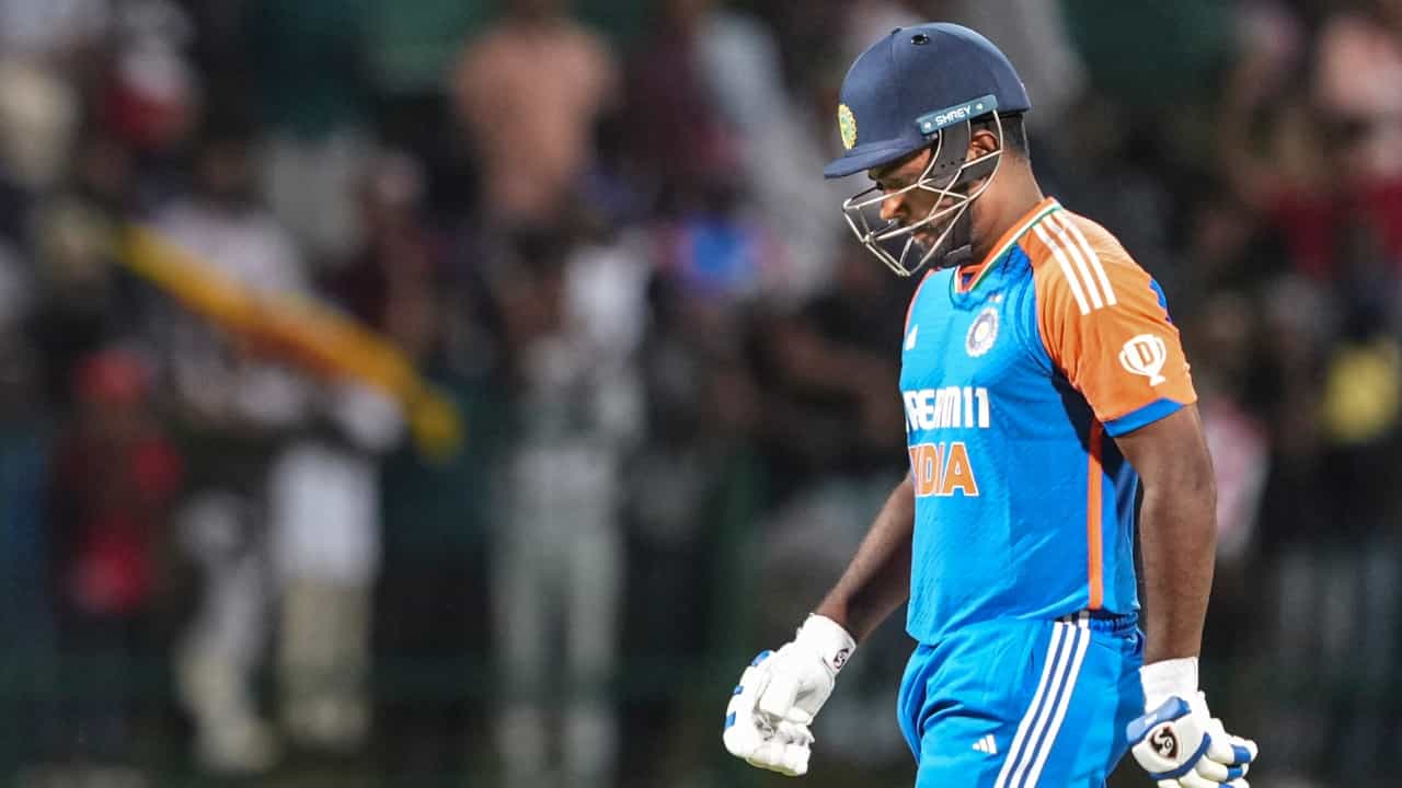 India vs England: കൊതിപ്പിച്ച് കടന്നുകളഞ്ഞല്ലോ; ആർച്ചറിനെതിരെ രക്ഷപ്പെട്ട് വുഡിന് മുന്നിൽ വീണ് സഞ്ജു India vs England: കൊതിപ്പിച്ച് കടന്നുകളഞ്ഞല്ലോ; ആർച്ചറിനെതിരെ രക്ഷപ്പെട്ട് വുഡിന് മുന്നിൽ വീണ് സഞ്ജു