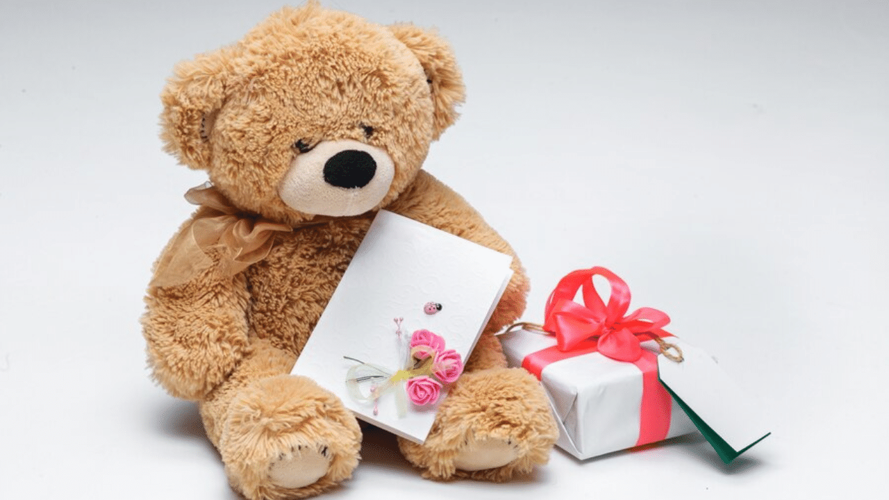 Teddy Day 2025: നാളെയാണ് ടെഡി ദിനം; പ്രിയപ്പെട്ടവർക്കായുള്ള പ്രണയ നിർഭരമായ ആശംസകൾ ഇതാ