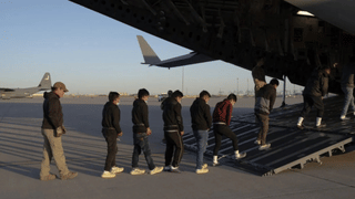 Viral Video: നൊമ്പര കാഴ്ച; ആശുപത്രിയില്‍ കിടക്കുന്ന പാപ്പാനെക്കാണാൻ ആന എത്തി; തുമ്പിക്കൈനീട്ടി ആശ്വാസിപ്പിച്ച് മടക്കം