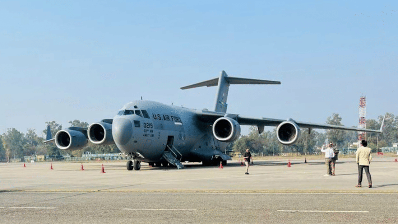 US deports Indian Migrants: യുഎസ് നാടുകടത്തൽ: അനധികൃത കുടിയേറ്റക്കാരുമായി അമേരിക്കയുടെ മൂന്നാം വിമാനം ഇന്നെത്തും